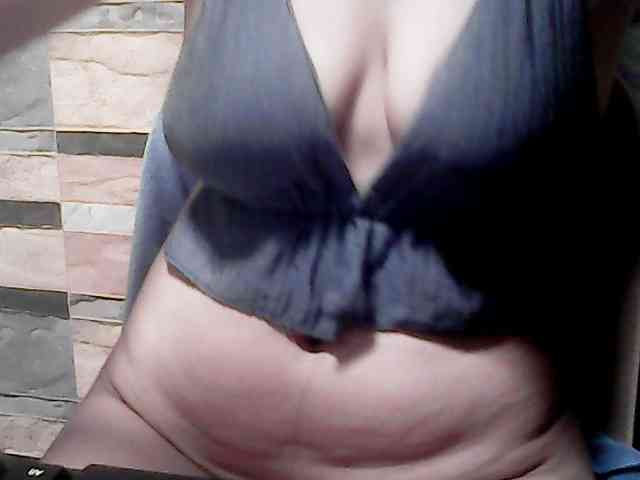 extremelymilkyboobs webcam