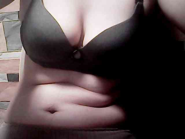 extremelymilkyboobs webcam