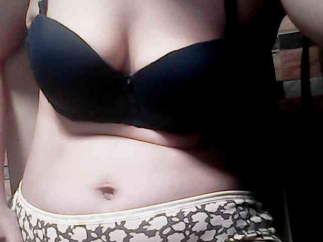 extremelymilkyboobs webcam