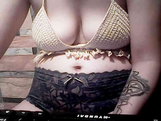 extremelymilkyboobs webcam