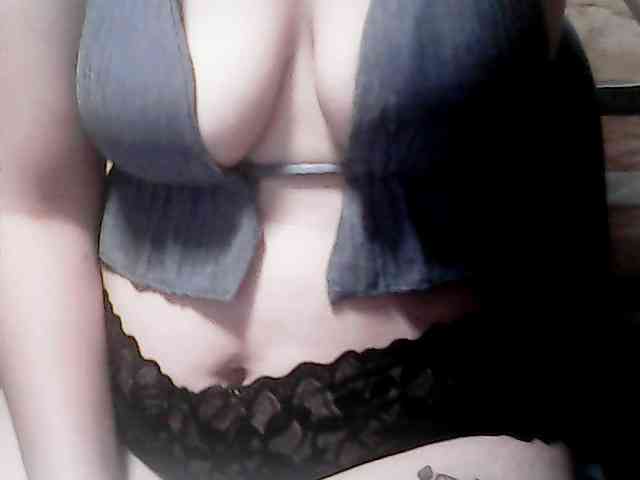 extremelymilkyboobs webcam