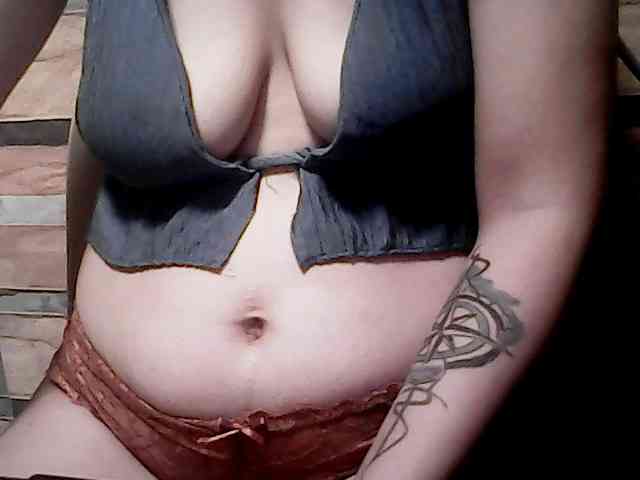 extremelymilkyboobs webcam