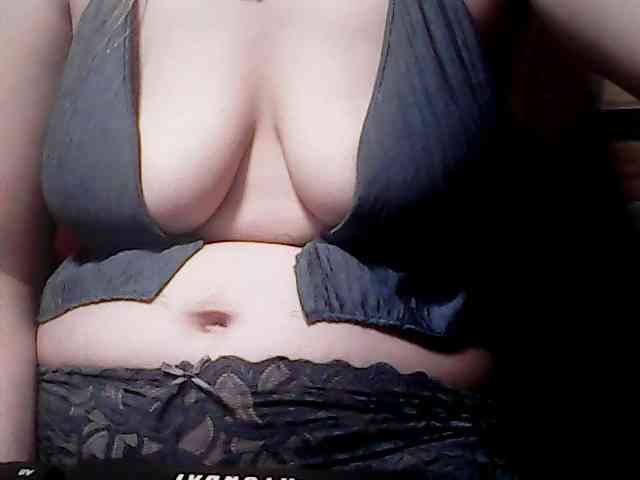 extremelymilkyboobs webcam