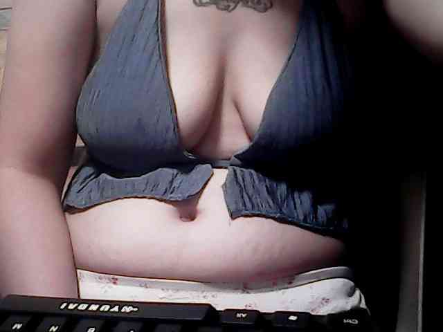 extremelymilkyboobs webcam
