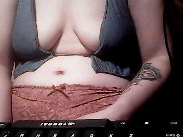 extremelymilkyboobs webcam