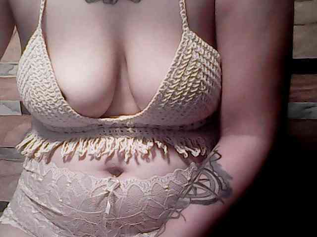 extremelymilkyboobs webcam