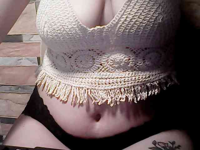 extremelymilkyboobs webcam