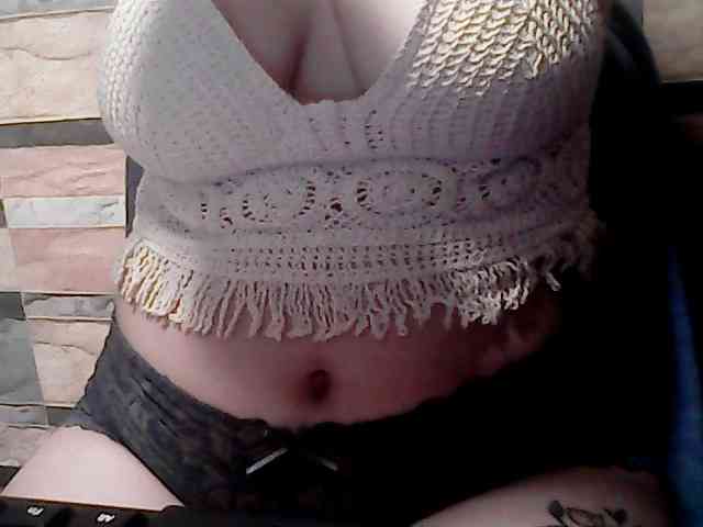 extremelymilkyboobs webcam