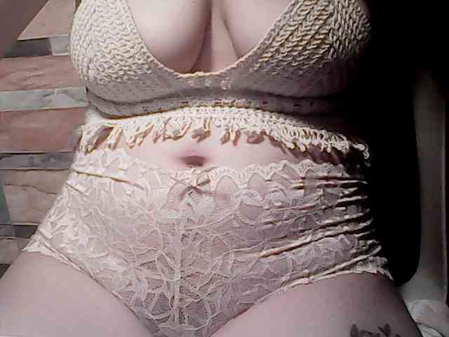 extremelymilkyboobs webcam