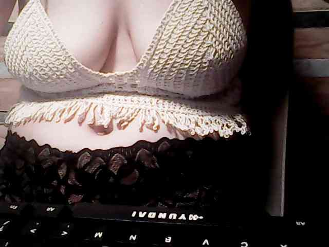 extremelymilkyboobs webcam