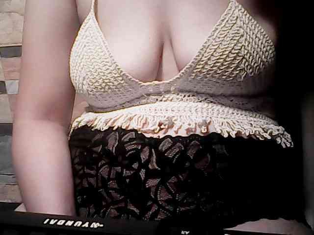 extremelymilkyboobs webcam
