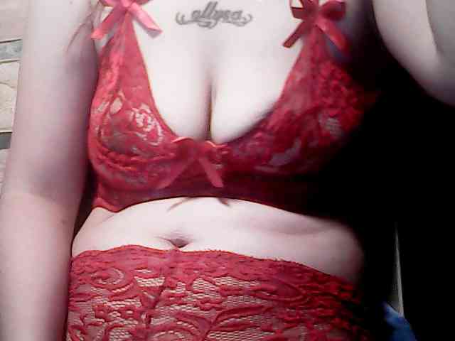 extremelymilkyboobs webcam