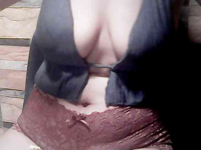 extremelymilkyboobs webcam