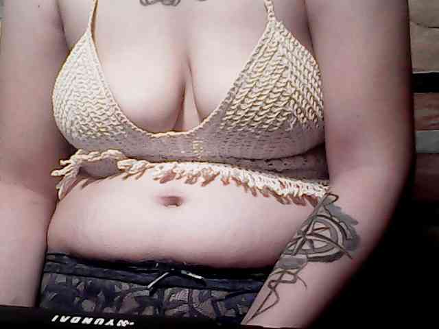 extremelymilkyboobs webcam