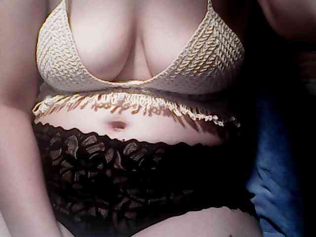 extremelymilkyboobs webcam