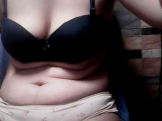 extremelymilkyboobs webcam