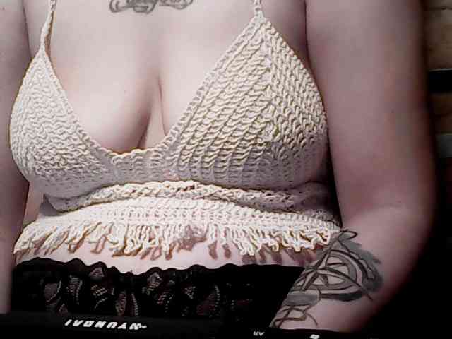 extremelymilkyboobs webcam