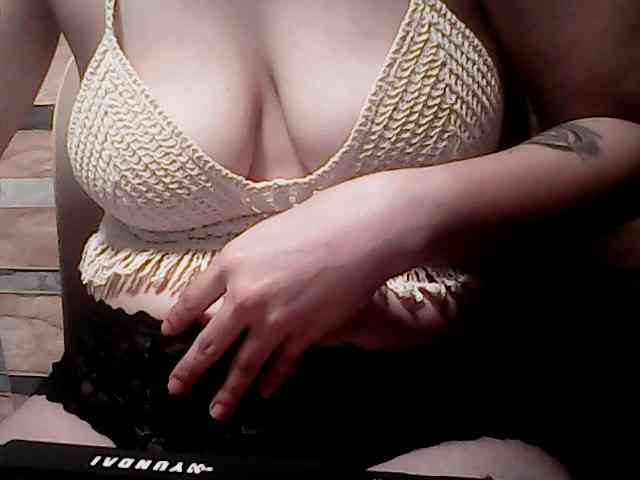 extremelymilkyboobs webcam