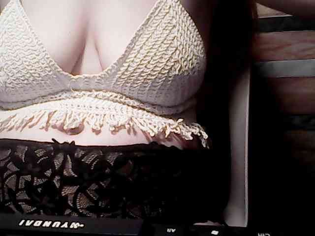 extremelymilkyboobs webcam