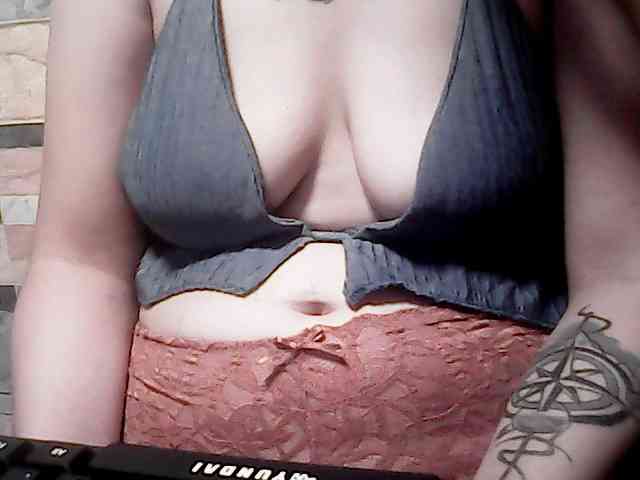 extremelymilkyboobs webcam