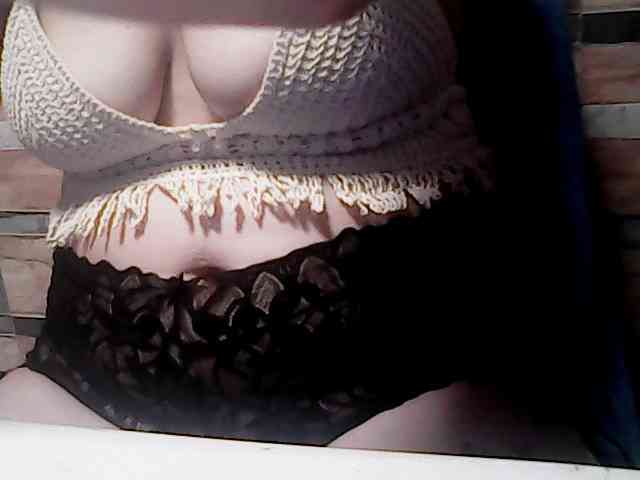 extremelymilkyboobs webcam