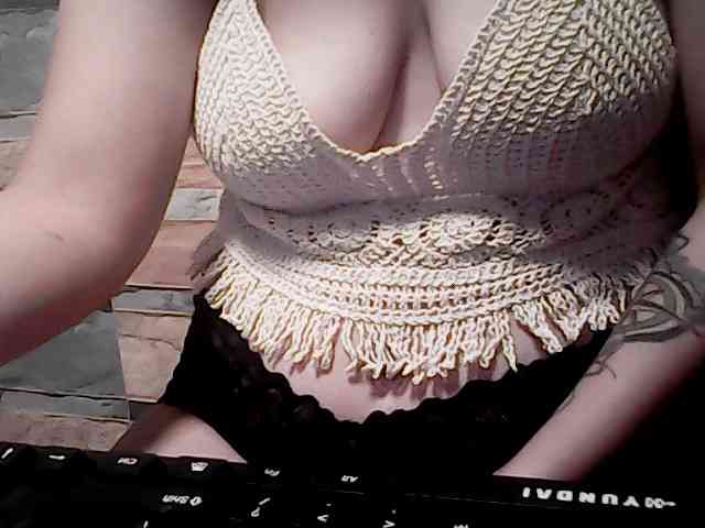 Modèle: extremelymilkyboobs