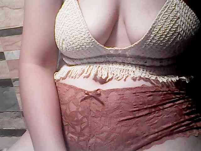 extremelymilkybo... Live Webcam on BongaCams