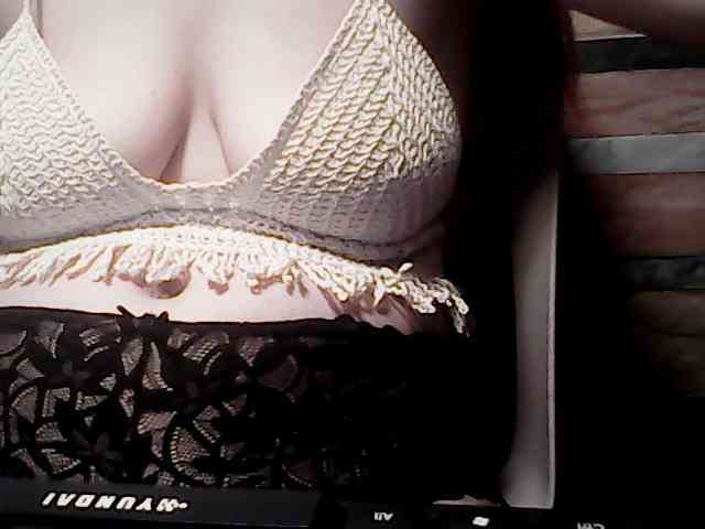 extremelymilkyboobs webcam