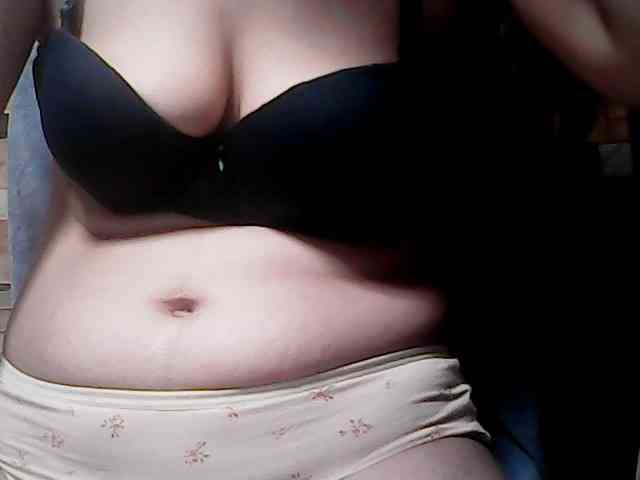 extremelymilkyboobs webcam