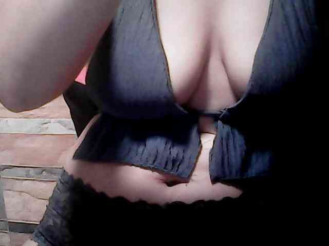 extremelymilkyboobs webcam