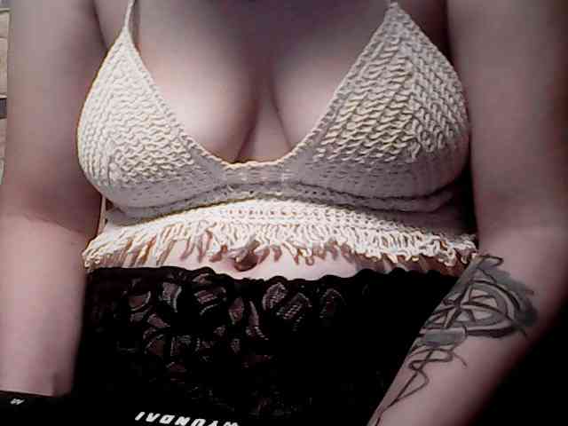 extremelymilkyboobs webcam