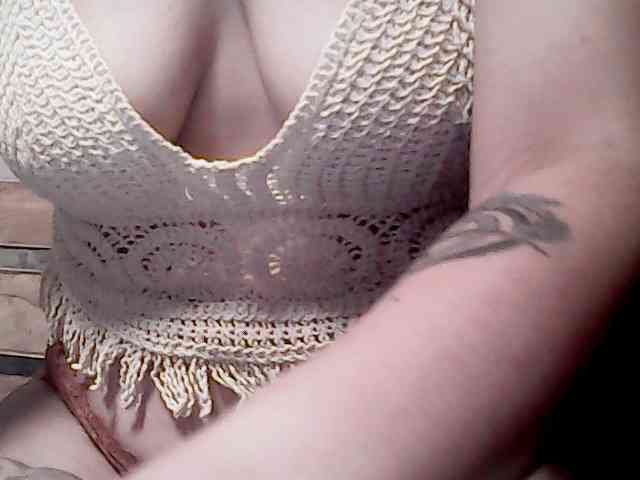 extremelymilkybo... Live Webcam on BongaCams