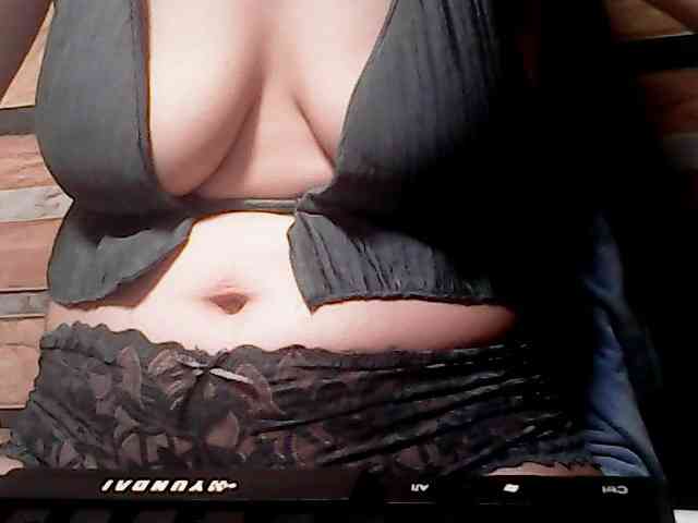 extremelymilkyboobs webcam