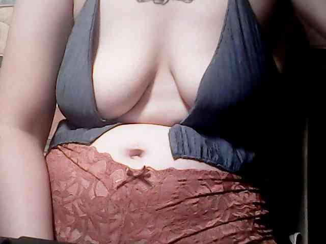 extremelymilkyboobs webcam