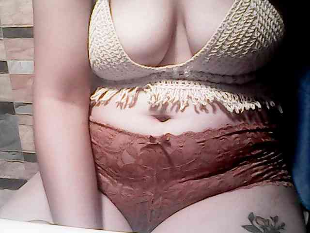extremelymilkyboobs webcam