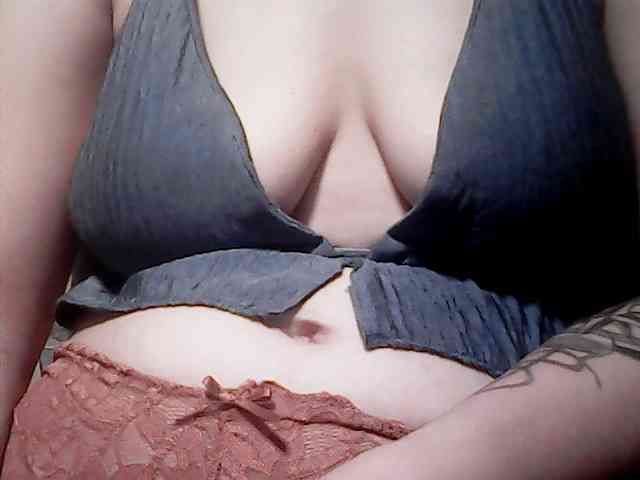 extremelymilkyboobs webcam