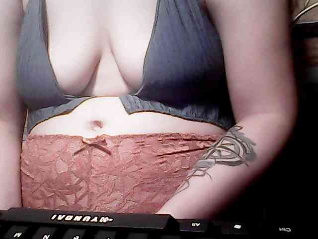 extremelymilkyboobs webcam