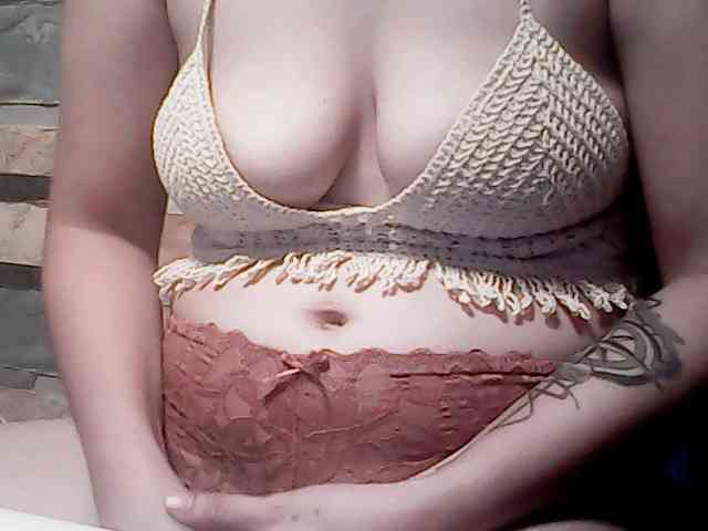 extremelymilkybo... Live Webcam on BongaCams