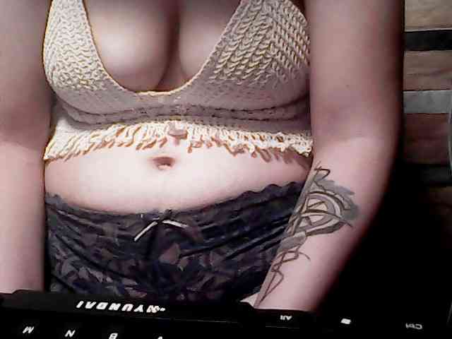 extremelymilkyboobs webcam
