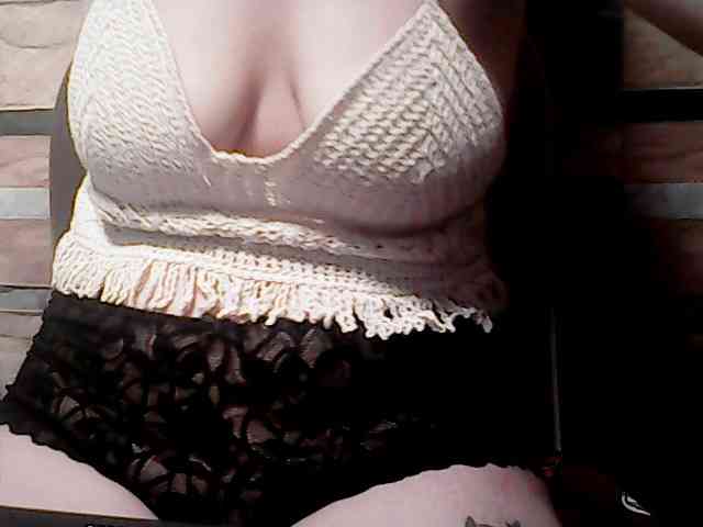extremelymilkyboobs webcam