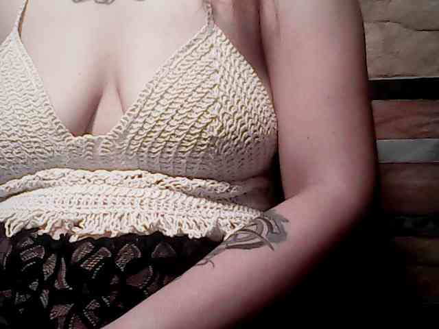 extremelymilkyboobs webcam