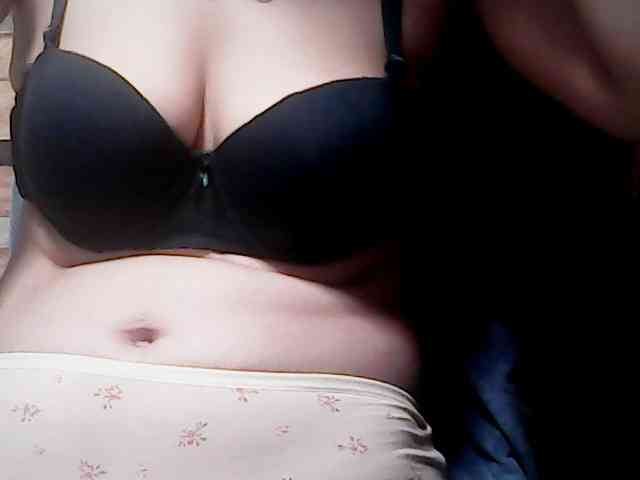 extremelymilkyboobs webcam