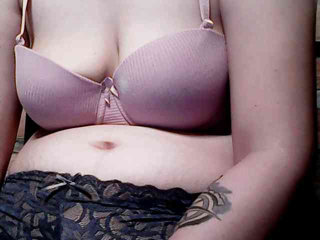 extremelymilkyboobs webcam