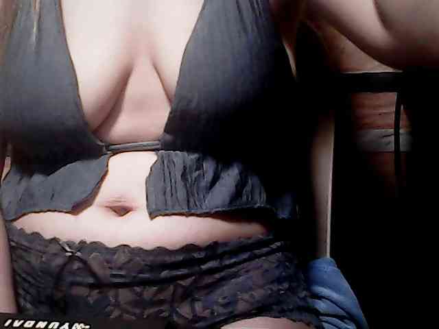 extremelymilkyboobs webcam