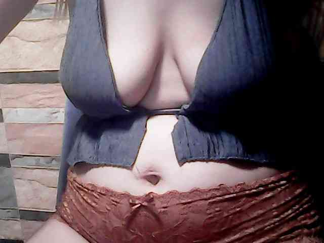 extremelymilkyboobs webcam