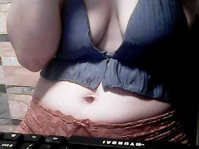 extremelymilkyboobs webcam