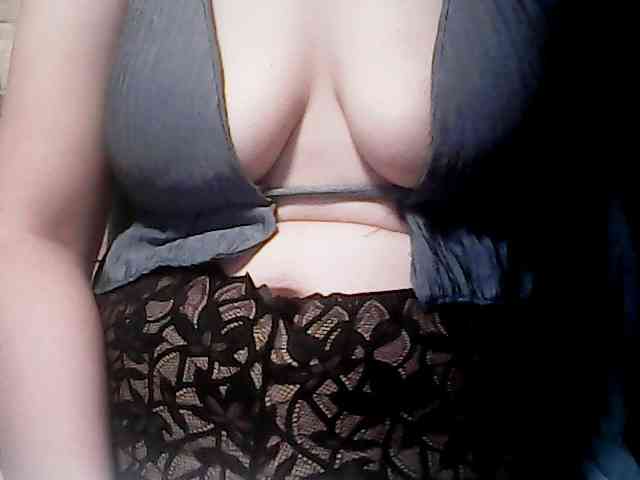 extremelymilkyboobs webcam