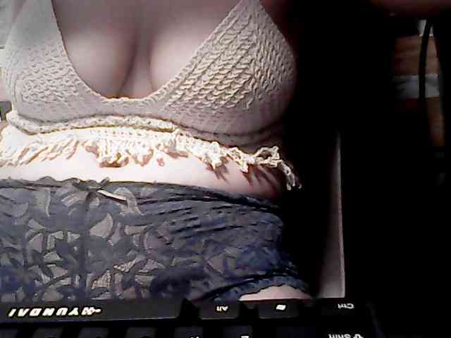 extremelymilkyboobs webcam