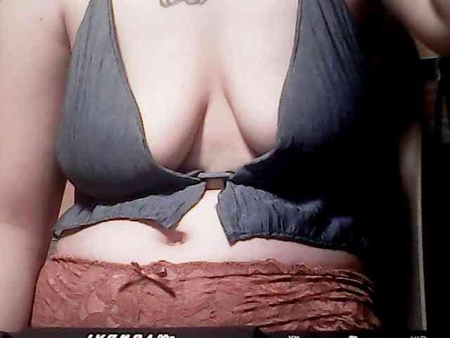extremelymilkyboobs webcam