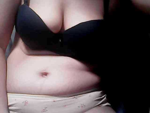 extremelymilkyboobs webcam